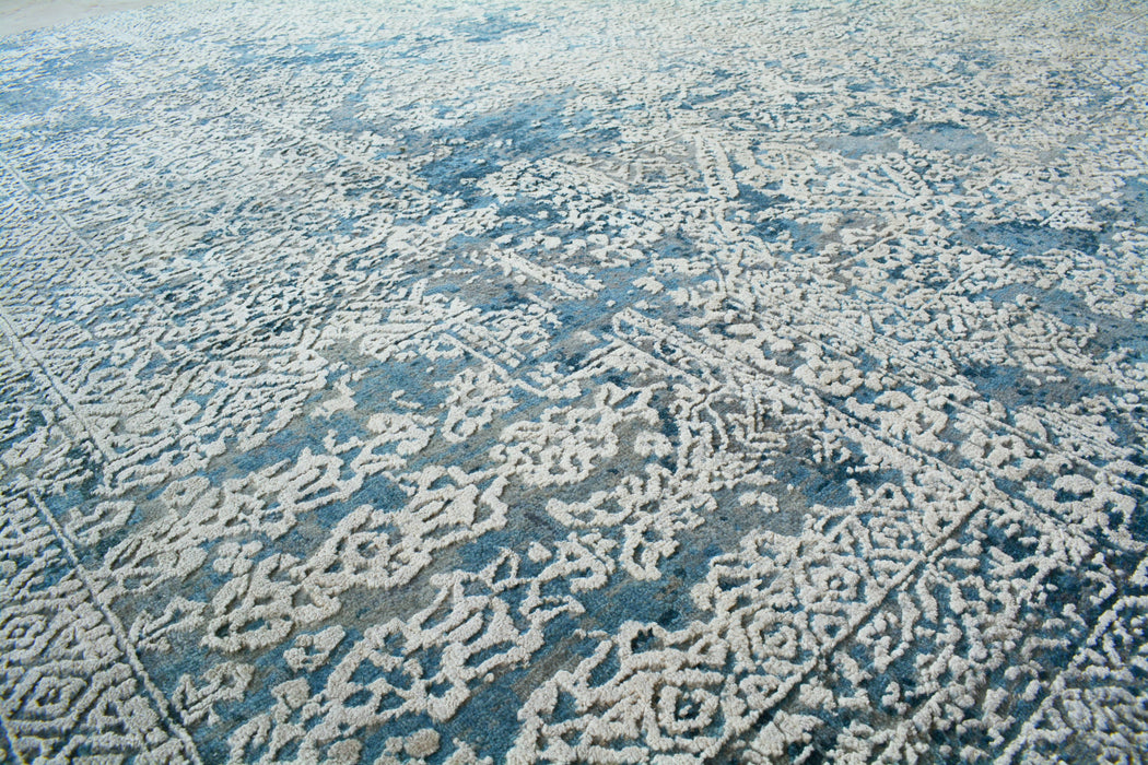 Intrecciare 8x10 Cobalt Blue Wool and Silk Embossed