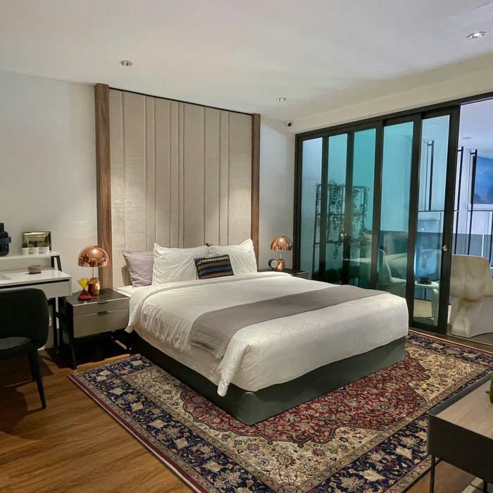 Indo-Persian Varanasi Red/Navy Wool