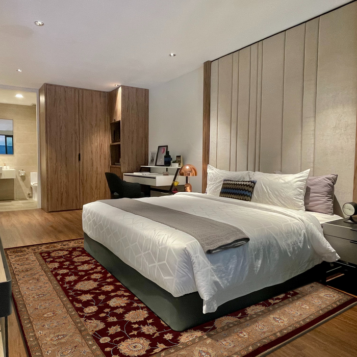 Reflection 9x12 Red/Beige Wool and Silk Embossed