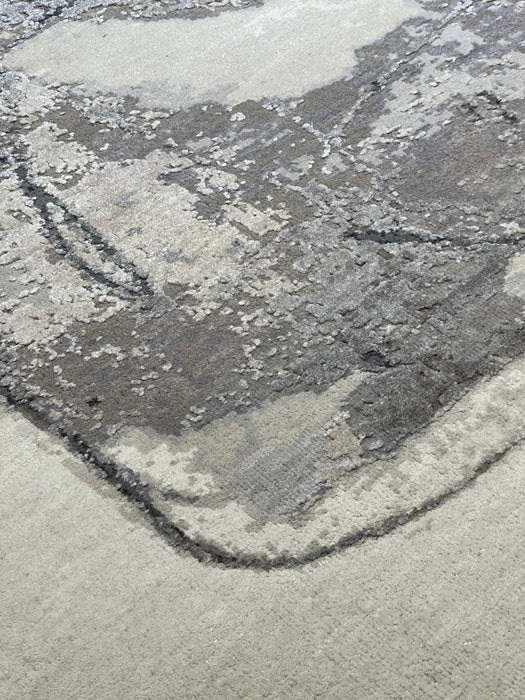 Sangha 8x10 Ivory/Grey Wool and Silk