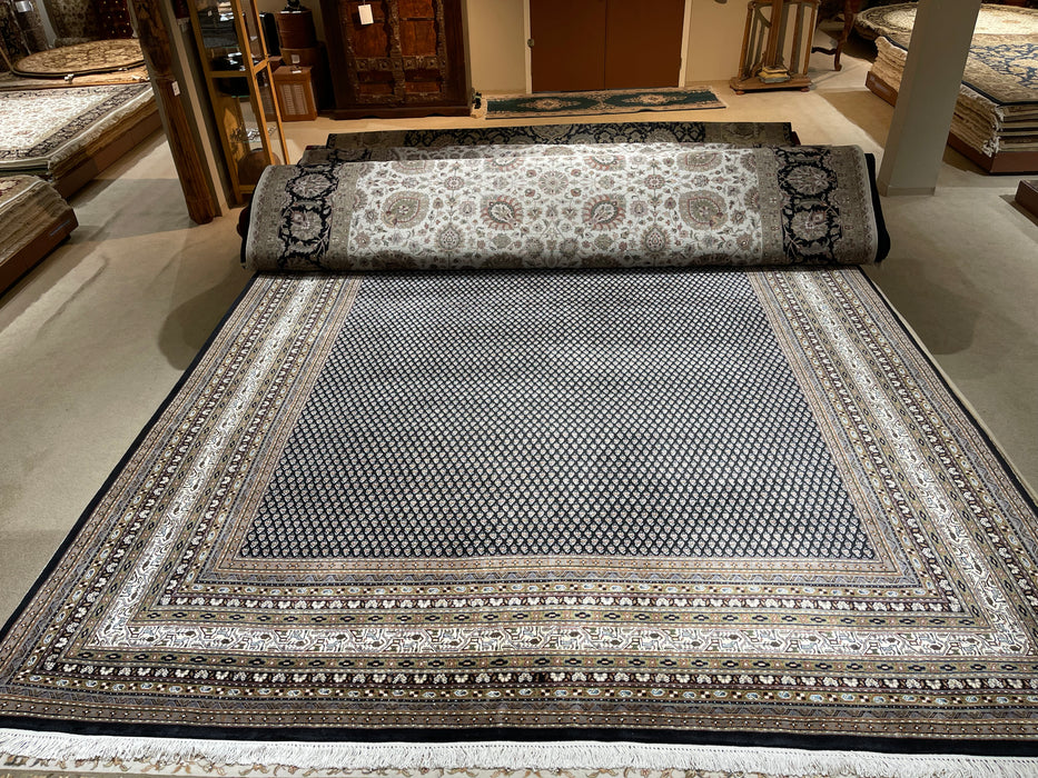 Grand Mir 10x14 Black/Cream Wool and Silk