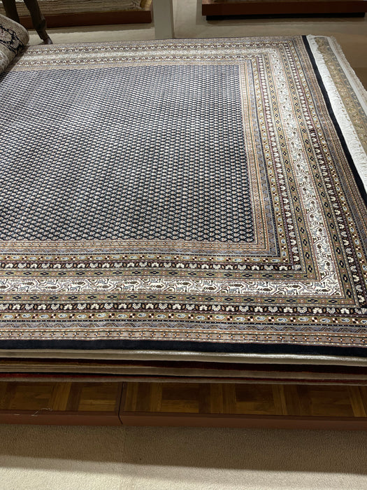 Grand Mir 10x14 Black/Cream Wool and Silk