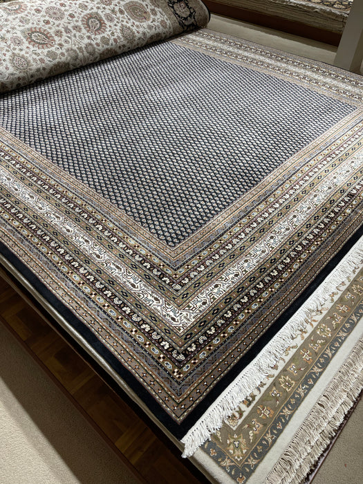 Grand Mir 10x14 Black/Cream Wool and Silk