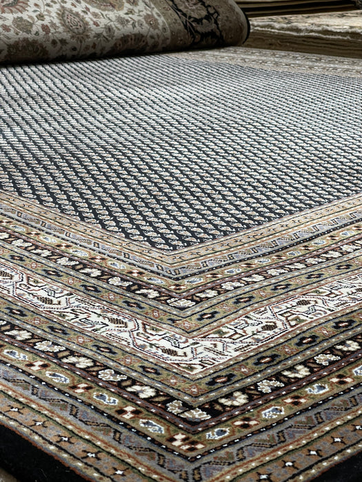 Grand Mir 10x14 Black/Cream Wool and Silk