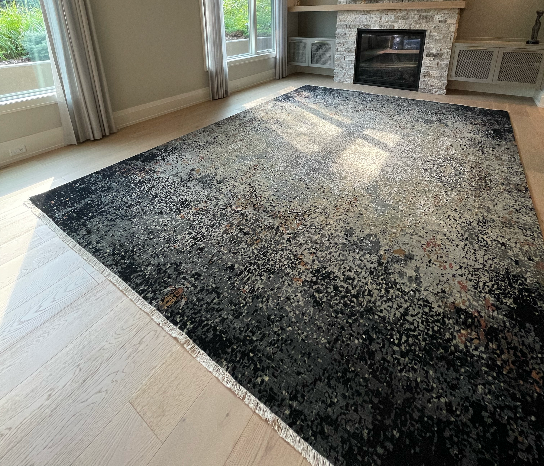 Case Study: Illuminate Rug in a Contemporary Office Lounge