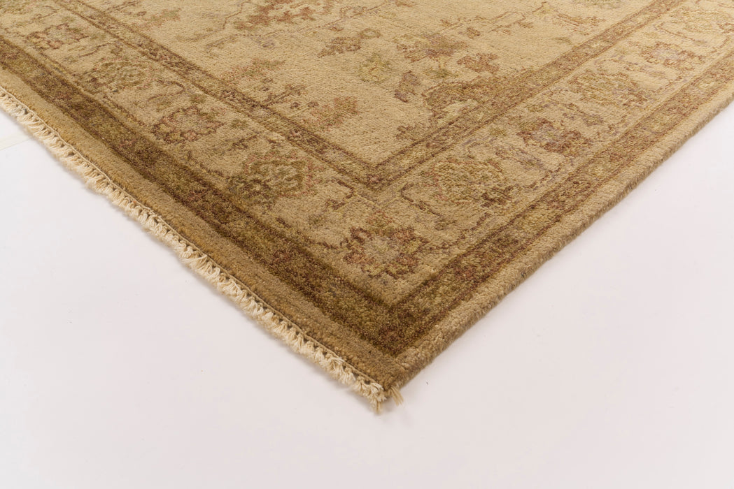 Antique Finish 4x6 Beige/Brown Wool.