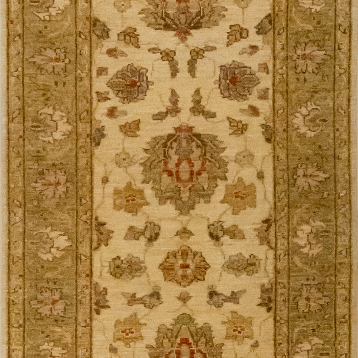 Chobi 2.5x10 Ivory/Green Ghazni Wool