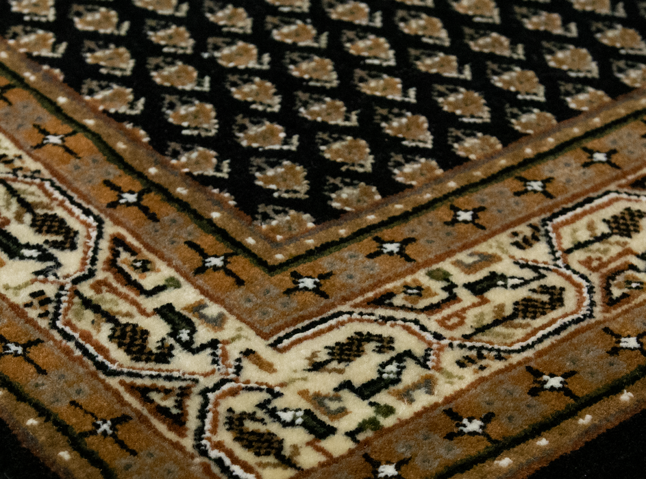 Mir 2.05x8 Runner Black/Cream Wool with Silk Touch.