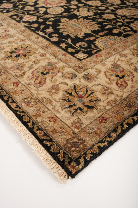 6x9 Agra Collection Black/Ivory Wool